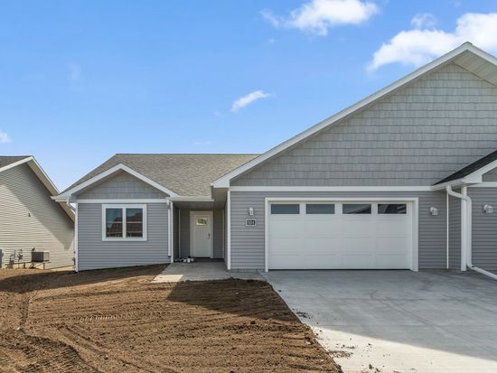 604 Roosevelt St, Baraboo, WI 53913