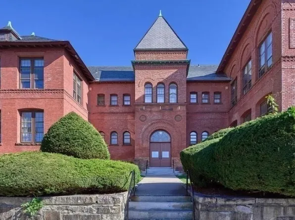 31 Elizabeth St APT G-3, Worcester, MA 01605