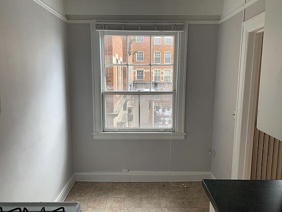 5th image of 547 Cherry St SE #1M