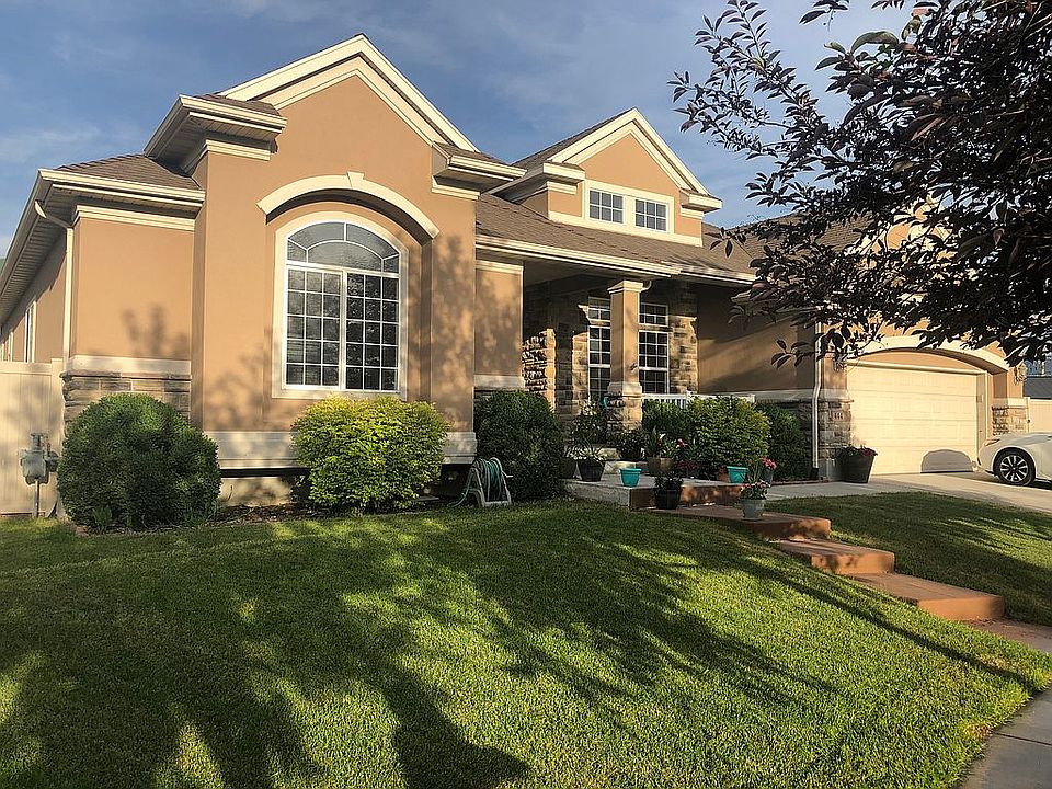 1st image of 444 E Covington Cir