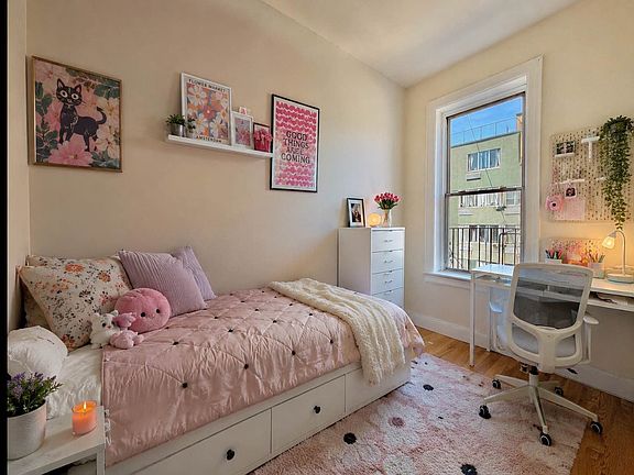 2nd image of 287 Stanhope St #3A