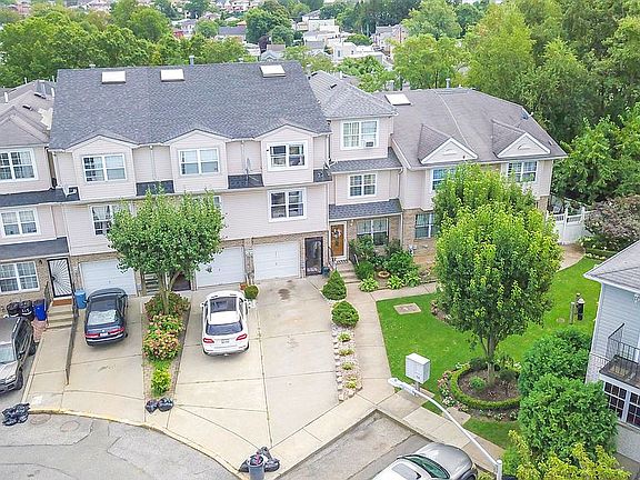 2nd image of 271 Skyline Dr