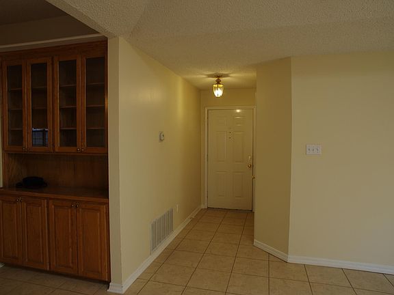 5th image of 1014 Deer Park Ct