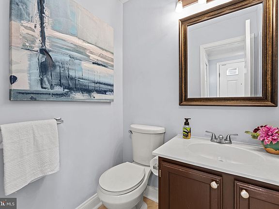 5th image of 16869 Miranda Ln