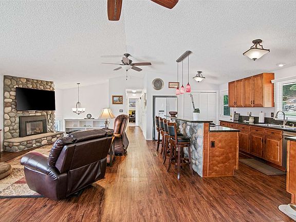 4th image of 3814 S Sundown Dr