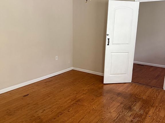 2nd image of 133 Hogan Rd