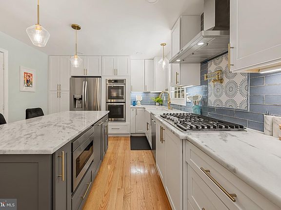 3rd image of 10729 Shingle Oak Ct