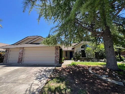 1528 Dickinson Dr Photo 1