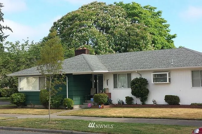 874 Broadway St — Photo 1