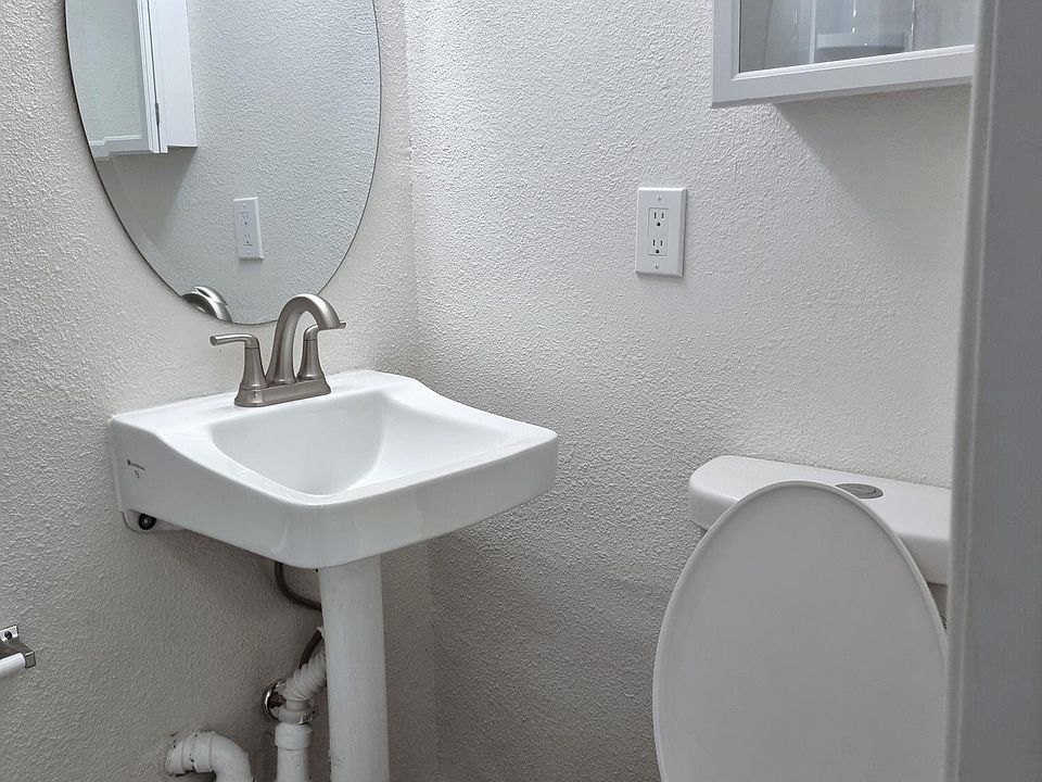 Master Bath - Toilet and Vanity