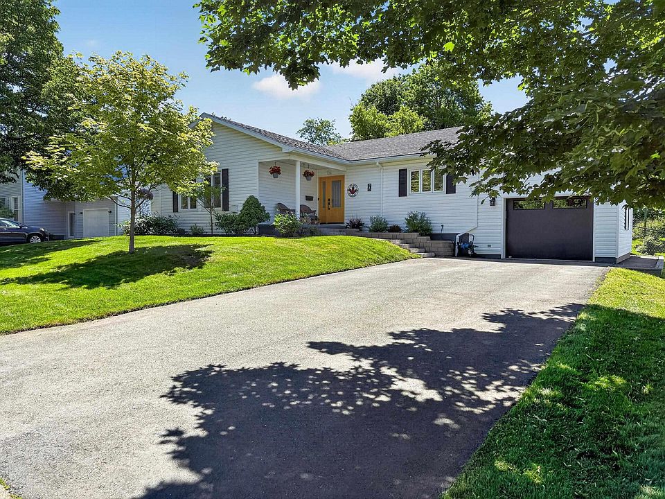 1st image of 8 Windemere Ct