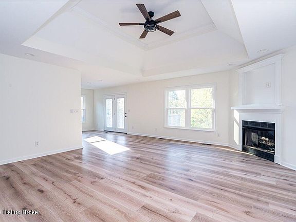 3rd image of 2040 Hearthside Cir
