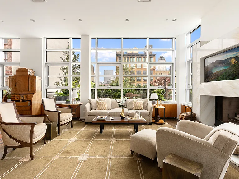 211 W 18th St #PENTHOUSE — Photo 3