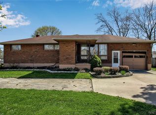 7721 E Britton Dr, Niagara Falls, NY 14304