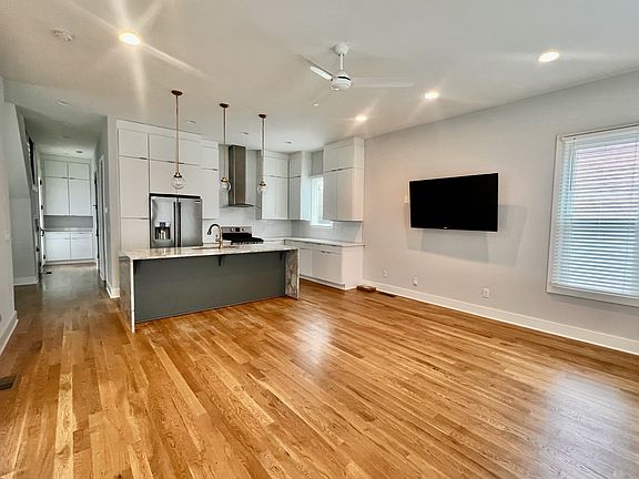 5th image of 709 28th Ave N