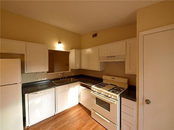 3rd image of 5803 Breezewood Dr