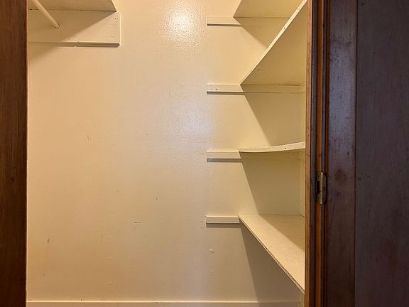 5th image of 301 E Grandview Dr APT 4