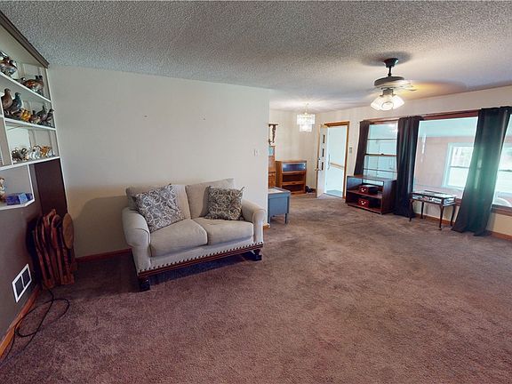 4th image of 409 Orchard St