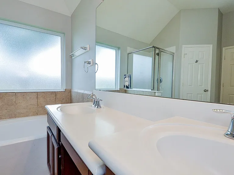 24514 Springwood Glen Ln — Photo 17