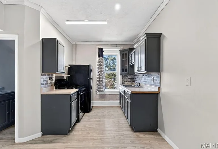 3005 S Compton Ave — Photo 12