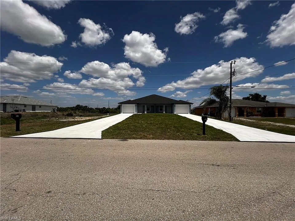 1124 Eisenhower Blvd