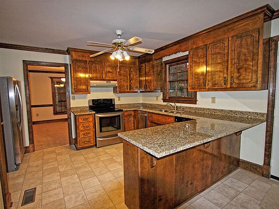 5th image of 5390 Castlewood Dr