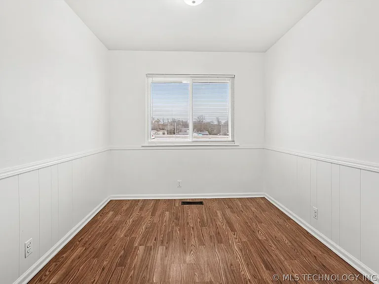 2508 E 51st St — Photo 8