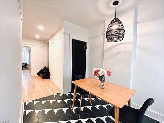 5th image of 4303 Woodbine Ave