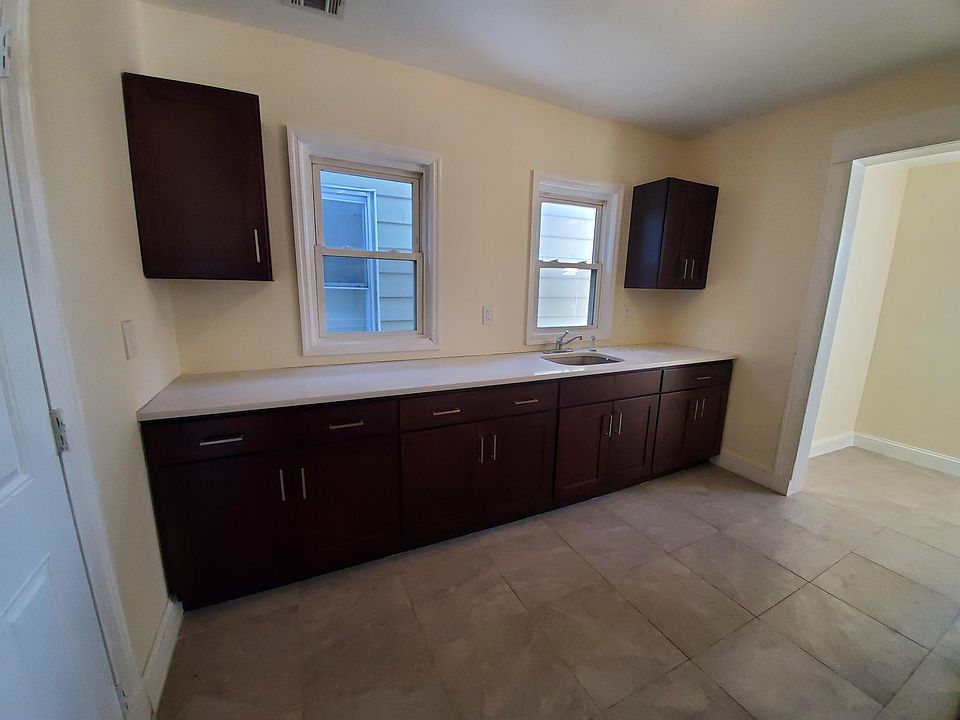 1st image of 187 Shepard Ave Floor 2