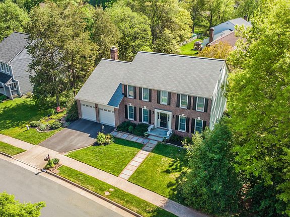 3rd image of 13161 Lazy Glen Ln