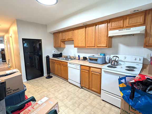 3rd image of 1313 Broadway