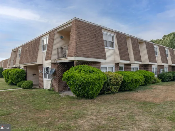 15 Florence Tollgate Pl Unit 8, Florence, NJ 08518