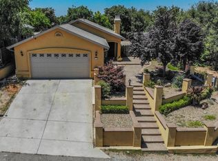 30 S Stearns Rd, Oakdale, CA 95361