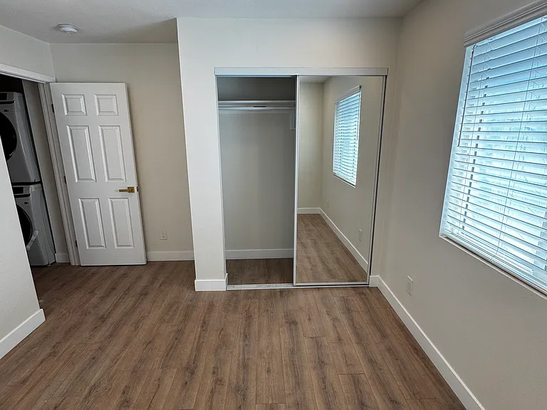 4920 Rockford Dr — Photo 12