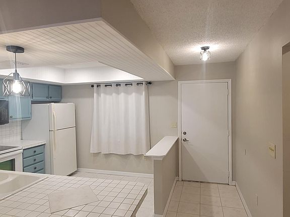 4th image of 2265 Bancroft Cir S APT E