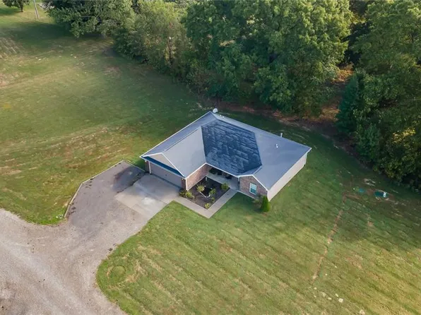 179 Booness Dr, Jackson, MO 63755