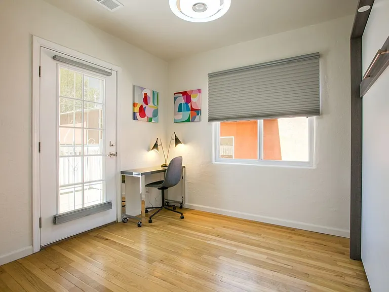311 Richmond Dr SE — Photo 8
