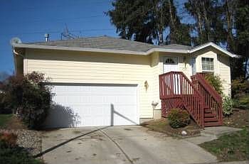 1st image of 1818 NE Edge Park Dr