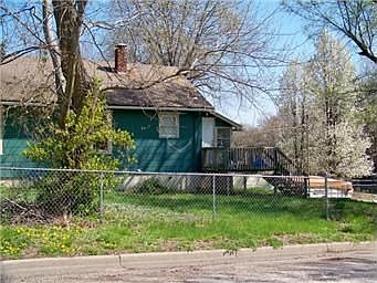 3rd image of 1019 Central Ave