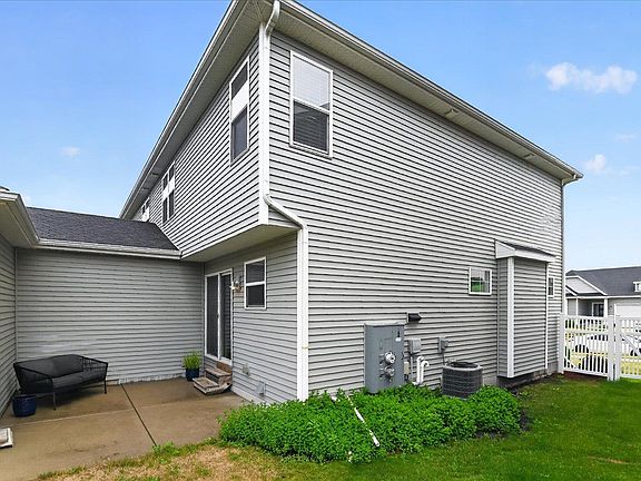 5th image of 126 Alton Dr