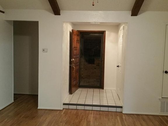 4th image of 6017 Robin Dr