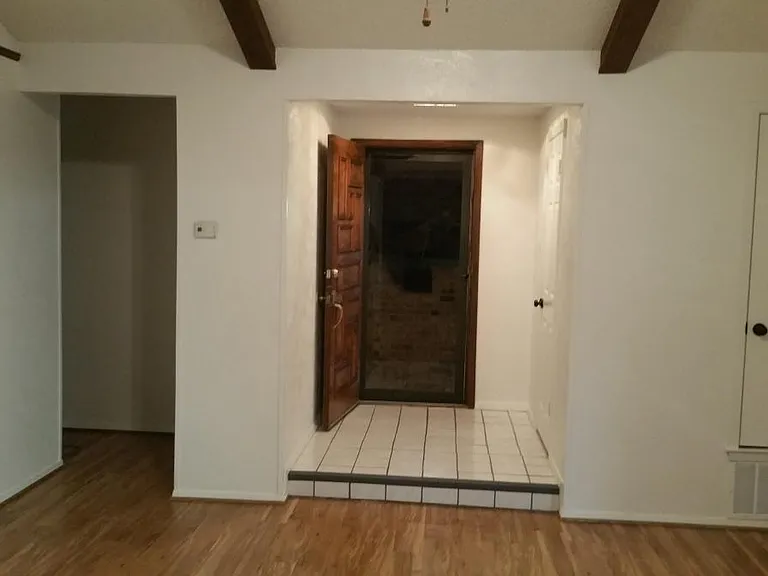 6017 Robin Dr — Photo 4