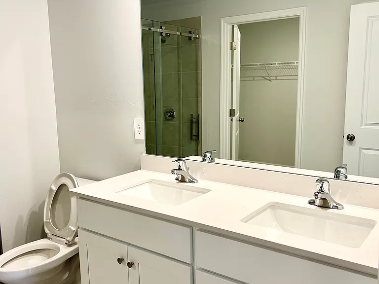 2800 43rd St SW — Photo 5