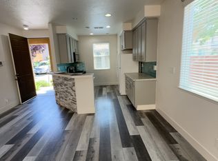 3 Halsey Pl, Sacramento, CA 95835