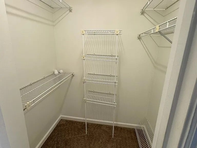 834 Brentwood Point — Photo 18