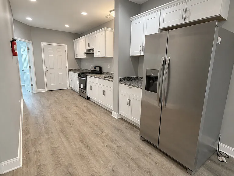 7724 S Essex Ave #3 — Photo 3