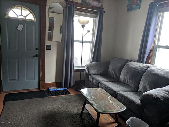 4th image of 1329 McReynolds Ave NW