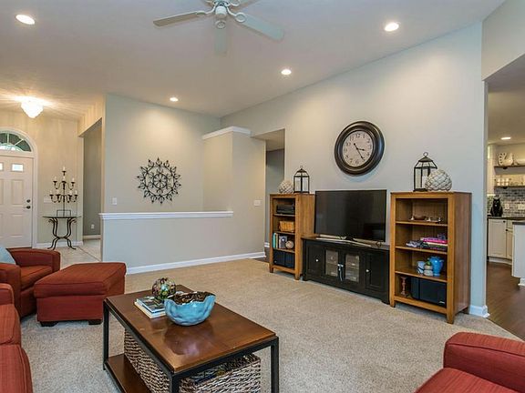 5th image of 7655 Raven Dr SE