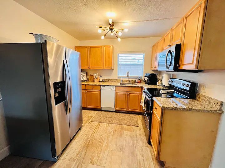 1st image of 204 Adams Ave APT 1