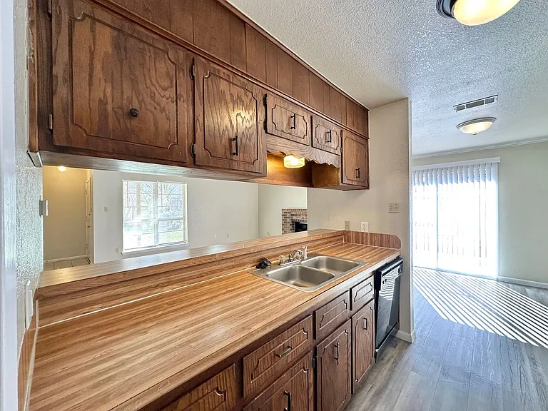 3004 Chaucer Dr — Photo 10